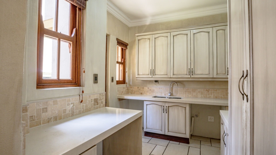 To Let 5 Bedroom Property for Rent in Waterkloof Ridge Gauteng