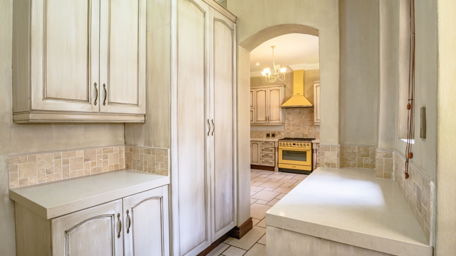 To Let 5 Bedroom Property for Rent in Waterkloof Ridge Gauteng