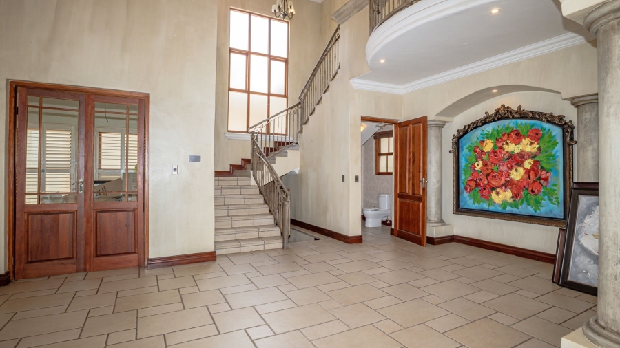 To Let 5 Bedroom Property for Rent in Waterkloof Ridge Gauteng