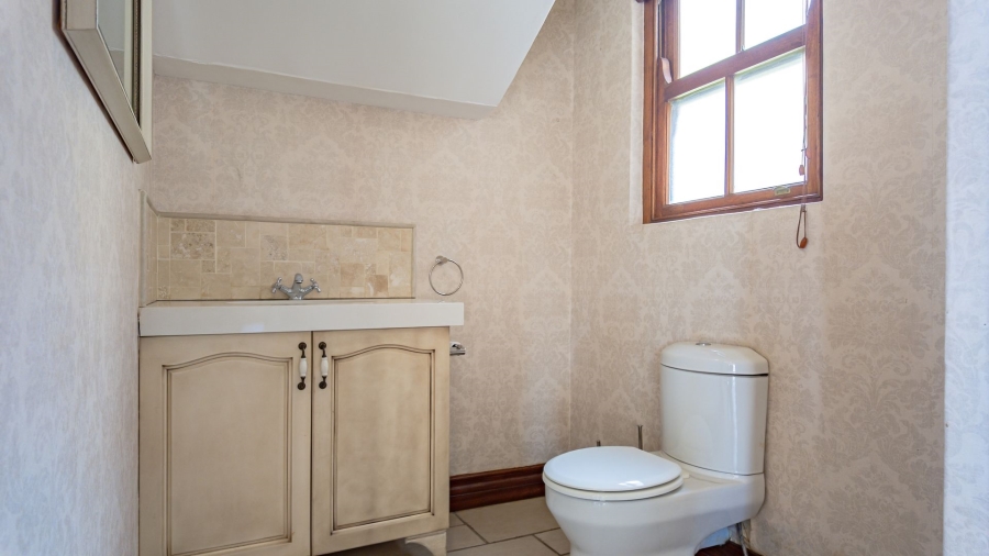 To Let 5 Bedroom Property for Rent in Waterkloof Ridge Gauteng