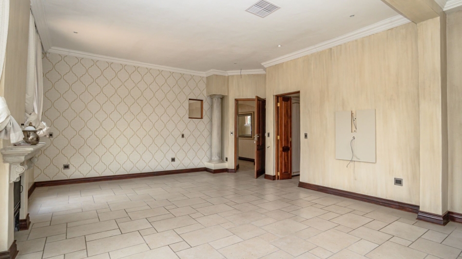 To Let 5 Bedroom Property for Rent in Waterkloof Ridge Gauteng