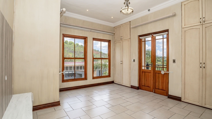 To Let 5 Bedroom Property for Rent in Waterkloof Ridge Gauteng