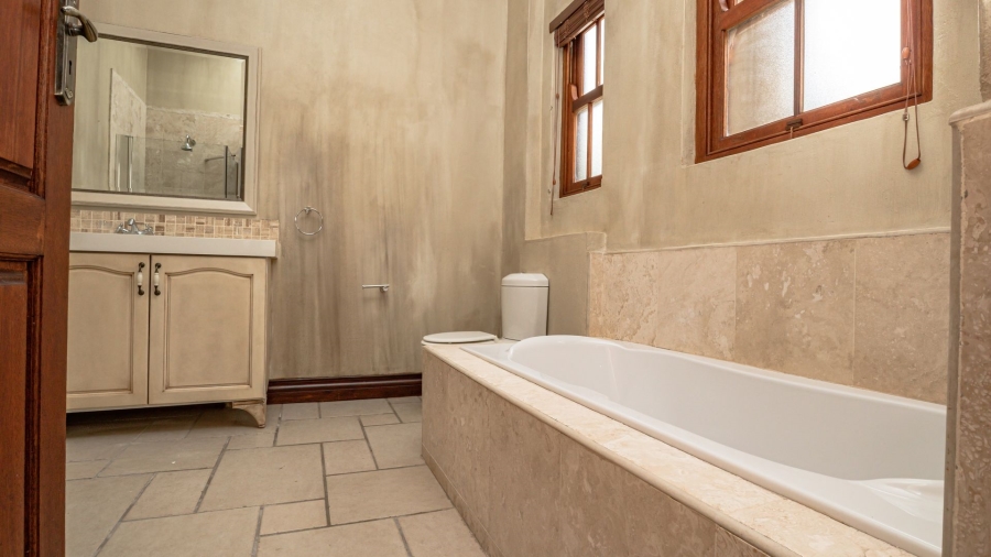 To Let 5 Bedroom Property for Rent in Waterkloof Ridge Gauteng