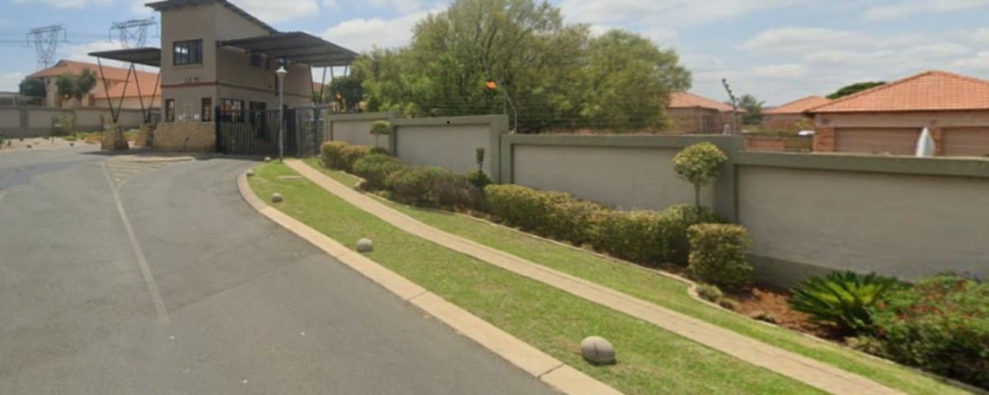 2 Bedroom Property for Sale in Kosmosdal Gauteng