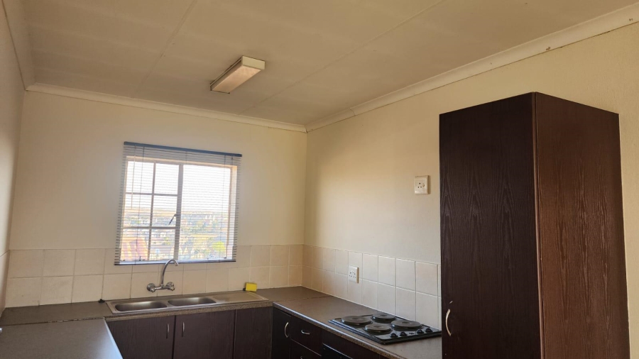 2 Bedroom Property for Sale in Kosmosdal Gauteng