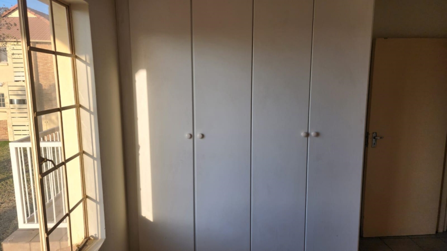 2 Bedroom Property for Sale in Kosmosdal Gauteng