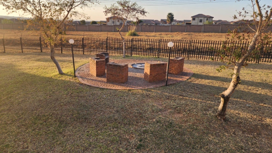 2 Bedroom Property for Sale in Kosmosdal Gauteng