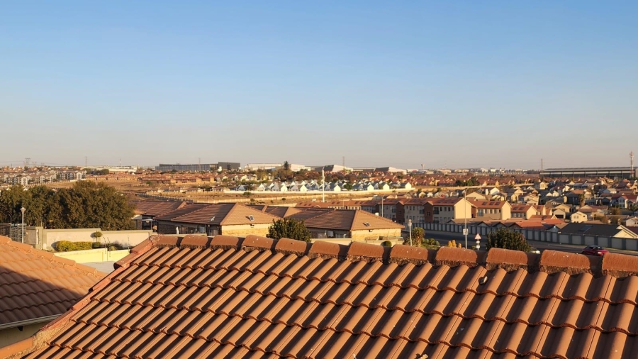 2 Bedroom Property for Sale in Kosmosdal Gauteng