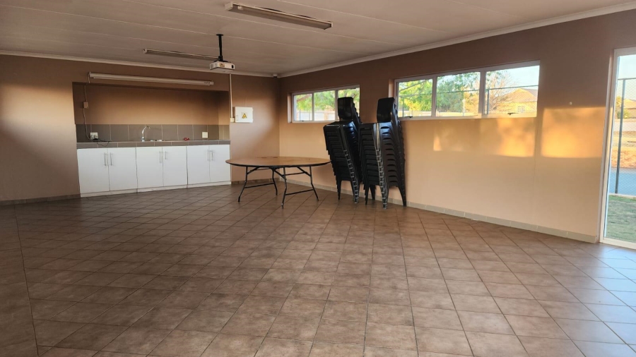2 Bedroom Property for Sale in Kosmosdal Gauteng