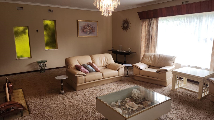 4 Bedroom Property for Sale in Knoppieslaagte Gauteng