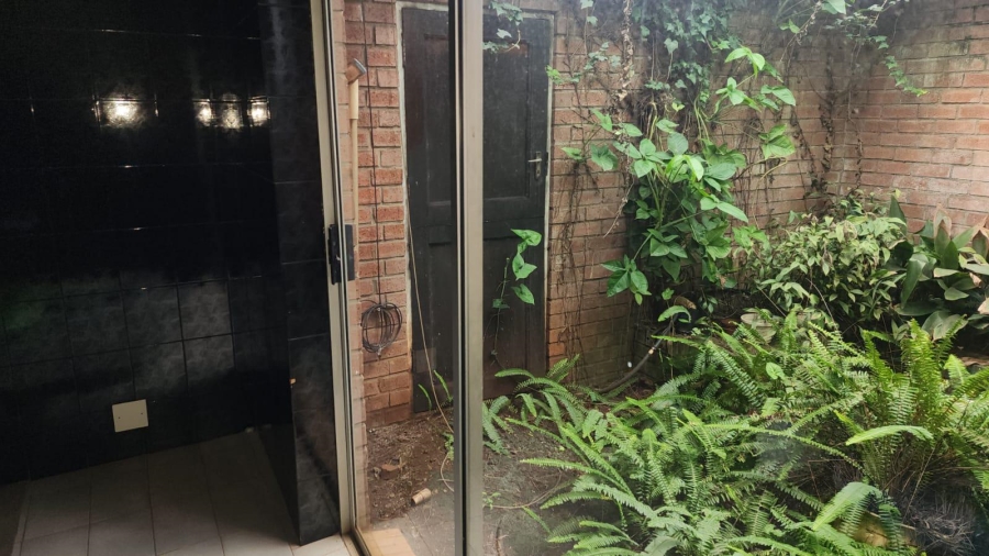 4 Bedroom Property for Sale in Knoppieslaagte Gauteng