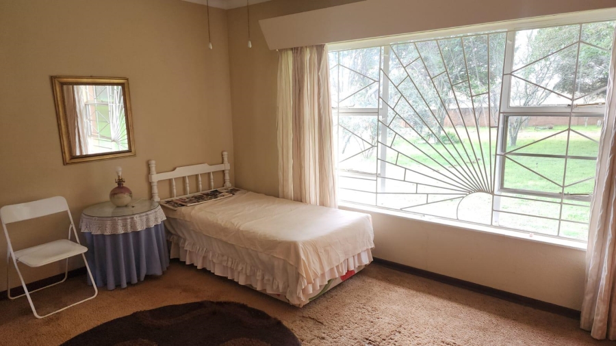 4 Bedroom Property for Sale in Knoppieslaagte Gauteng