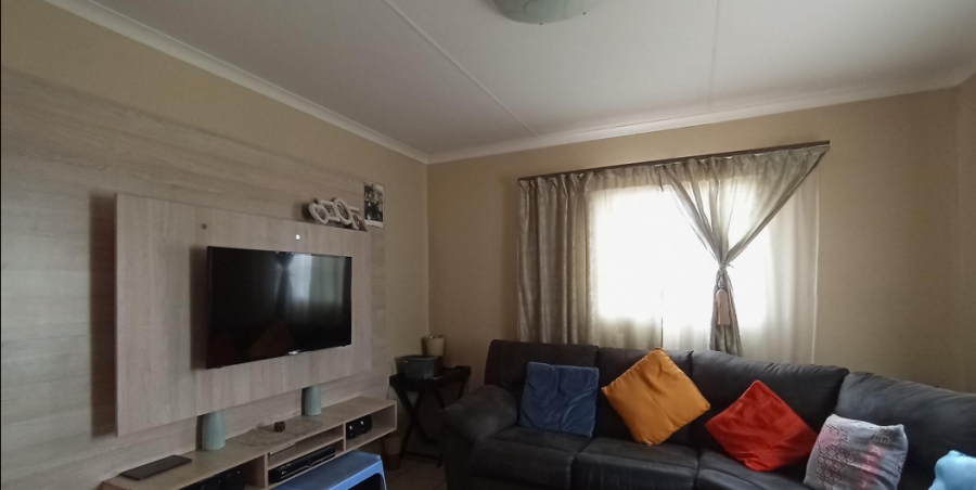 3 Bedroom Property for Sale in Kosmosdal Gauteng
