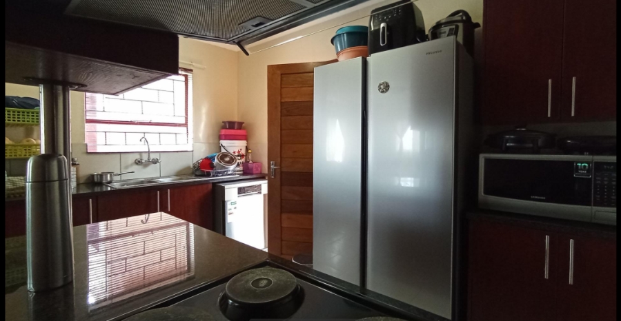 3 Bedroom Property for Sale in Kosmosdal Gauteng