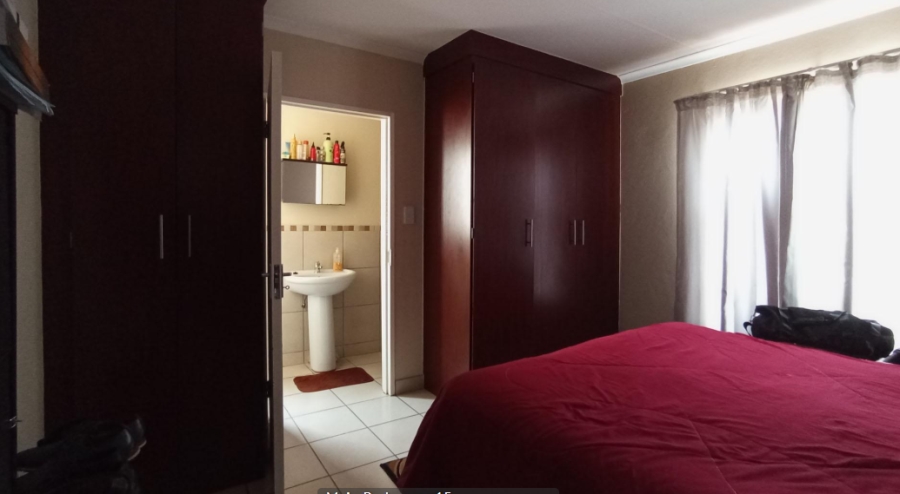 3 Bedroom Property for Sale in Kosmosdal Gauteng