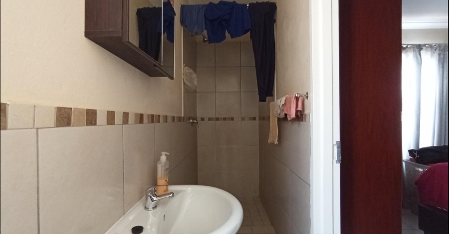 3 Bedroom Property for Sale in Kosmosdal Gauteng