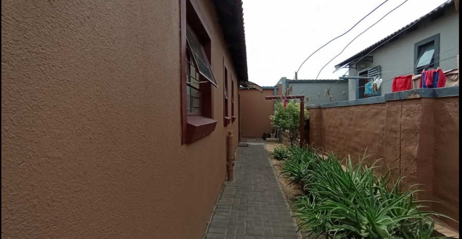 3 Bedroom Property for Sale in Kosmosdal Gauteng