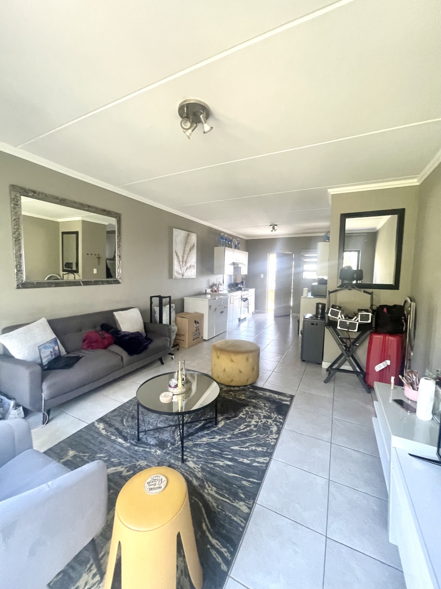 2 Bedroom Property for Sale in Beverley Gauteng
