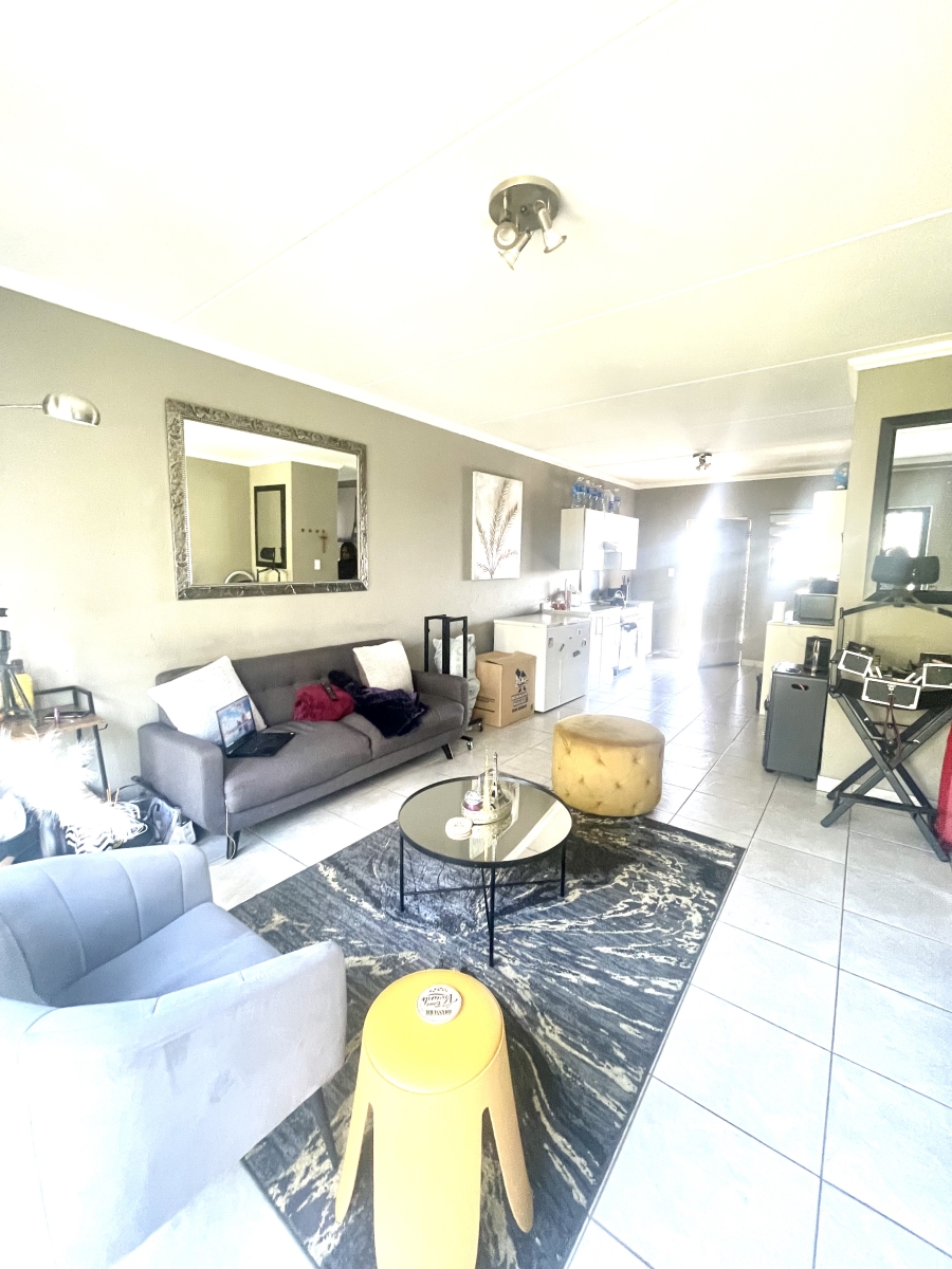 2 Bedroom Property for Sale in Beverley Gauteng