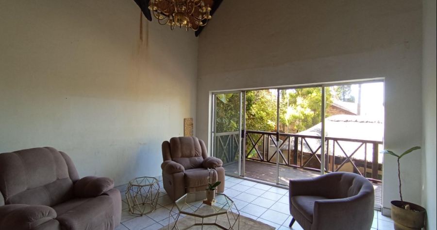 6 Bedroom Property for Sale in Moreleta Park Gauteng