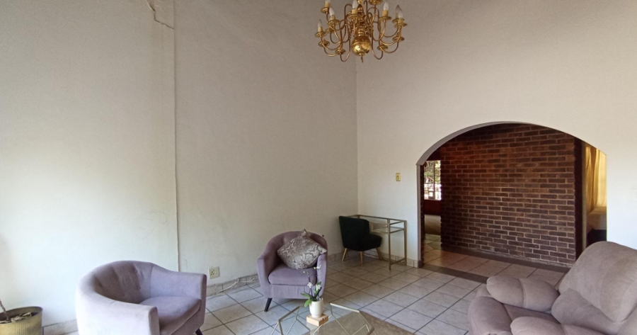 6 Bedroom Property for Sale in Moreleta Park Gauteng