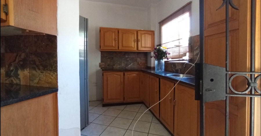 6 Bedroom Property for Sale in Moreleta Park Gauteng