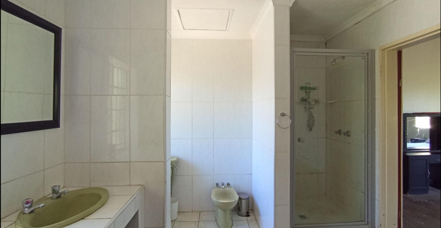 6 Bedroom Property for Sale in Moreleta Park Gauteng