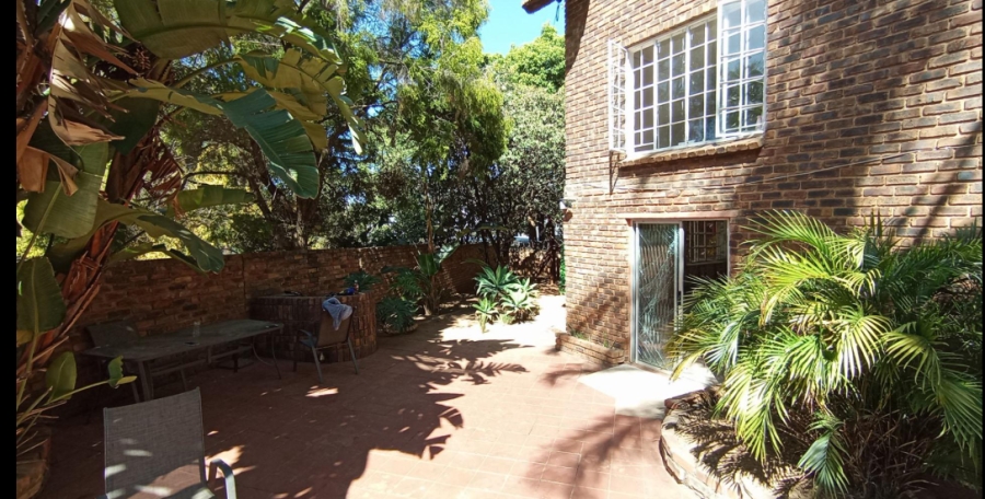 6 Bedroom Property for Sale in Moreleta Park Gauteng