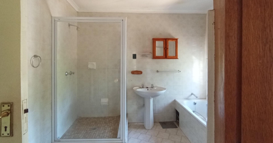 6 Bedroom Property for Sale in Moreleta Park Gauteng