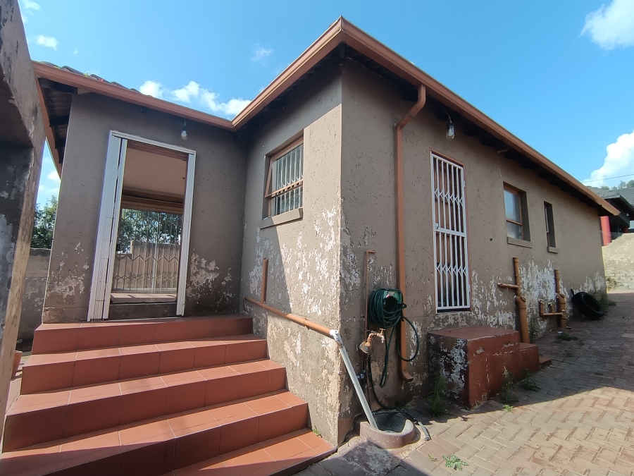 3 Bedroom Property for Sale in Clayville Gauteng