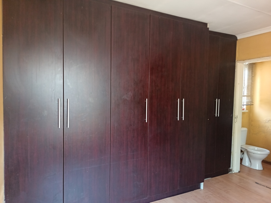 3 Bedroom Property for Sale in Clayville Gauteng