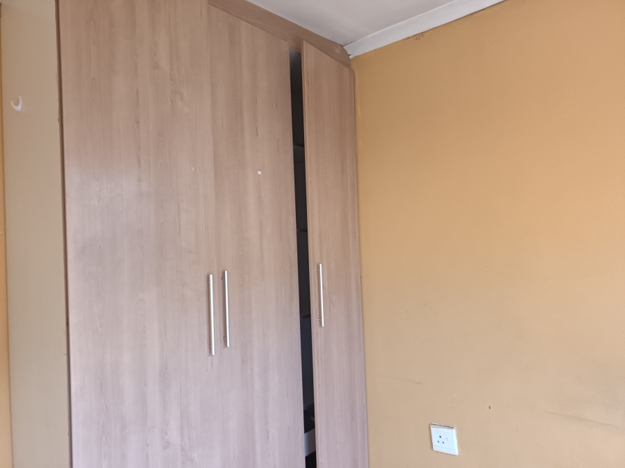 3 Bedroom Property for Sale in Clayville Gauteng