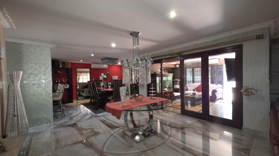 6 Bedroom Property for Sale in Raslouw Gauteng