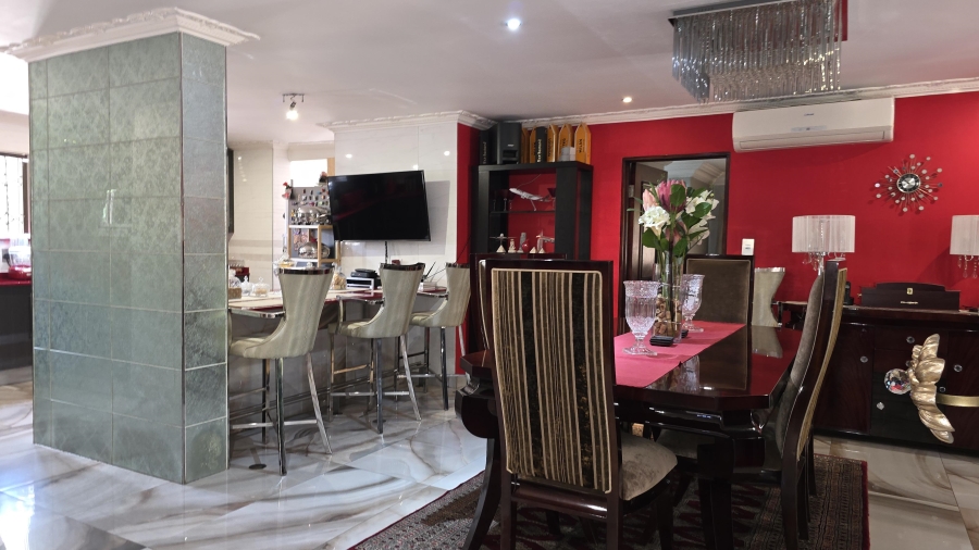 6 Bedroom Property for Sale in Raslouw Gauteng