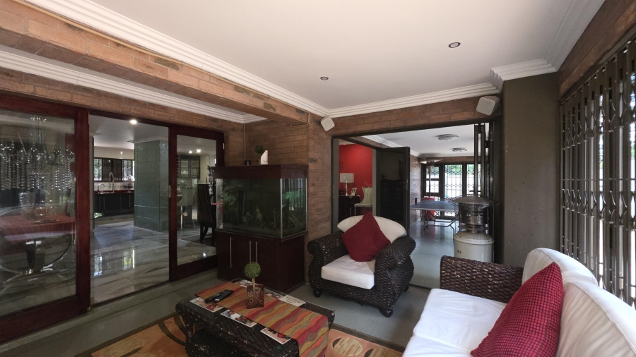 6 Bedroom Property for Sale in Raslouw Gauteng