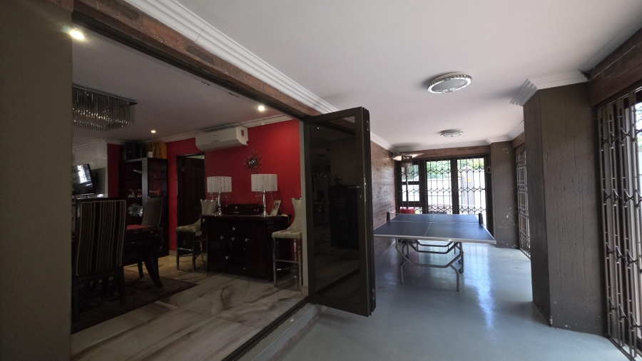 6 Bedroom Property for Sale in Raslouw Gauteng