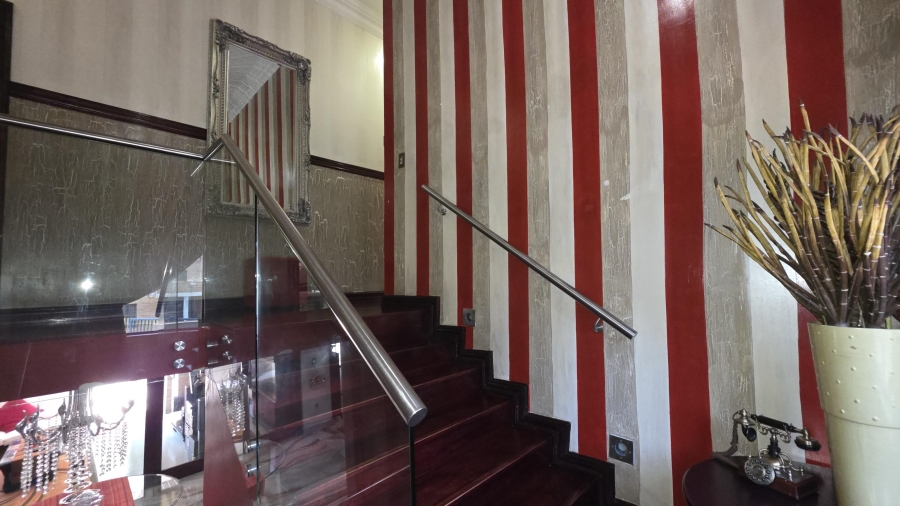 6 Bedroom Property for Sale in Raslouw Gauteng