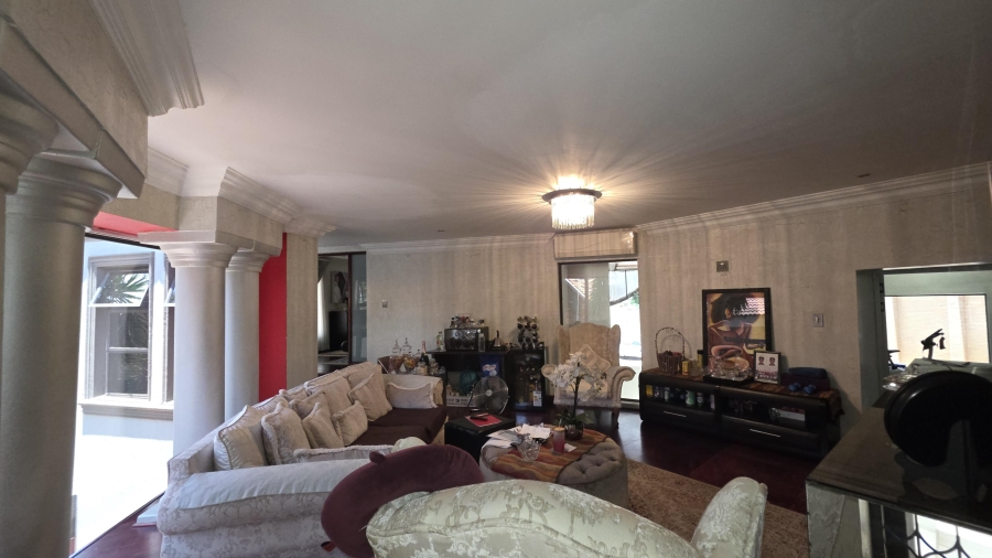 6 Bedroom Property for Sale in Raslouw Gauteng