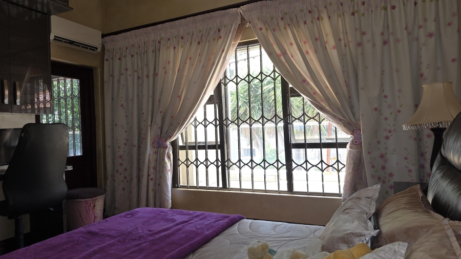 6 Bedroom Property for Sale in Raslouw Gauteng