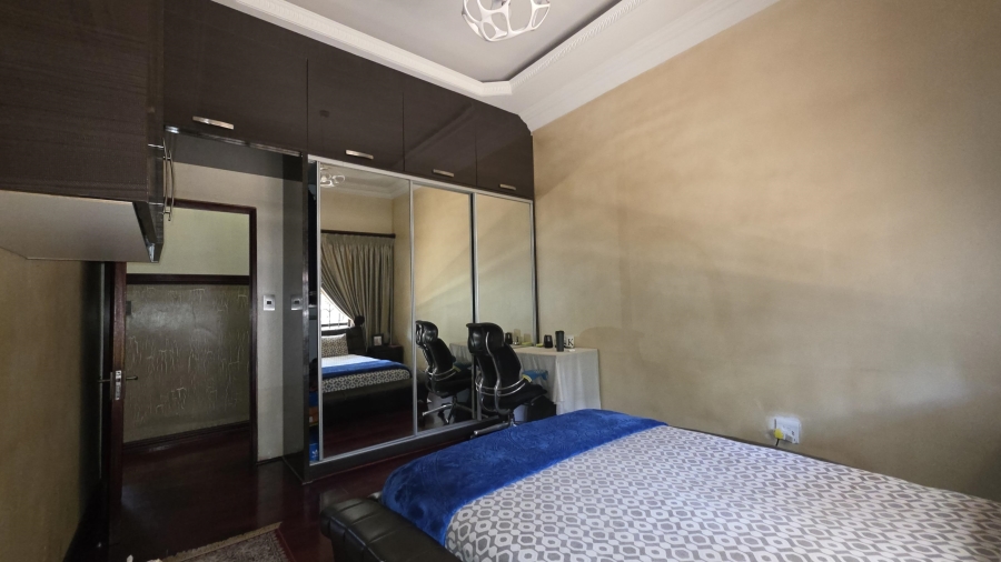 6 Bedroom Property for Sale in Raslouw Gauteng