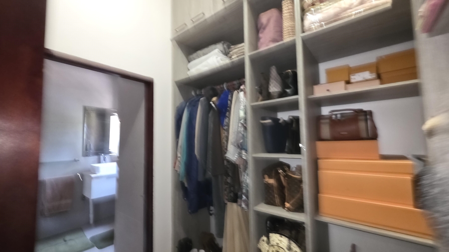 6 Bedroom Property for Sale in Raslouw Gauteng