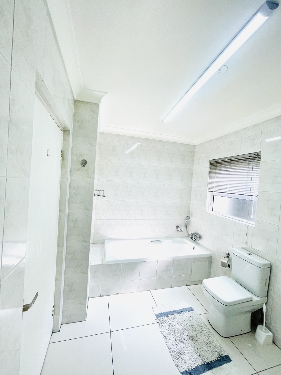 2 Bedroom Property for Sale in Morningside Gauteng