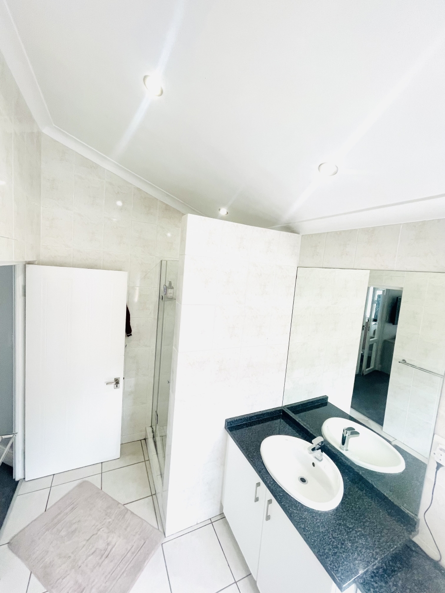 2 Bedroom Property for Sale in Morningside Gauteng