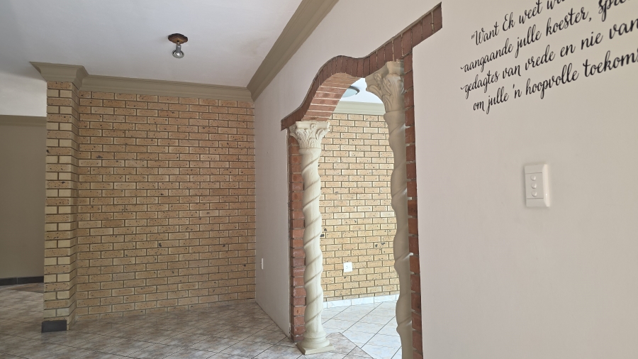 To Let 4 Bedroom Property for Rent in Eldo Glen Gauteng