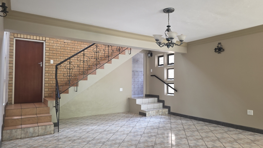 To Let 4 Bedroom Property for Rent in Eldo Glen Gauteng