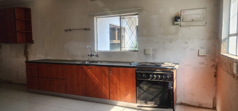 To Let 6 Bedroom Property for Rent in Clubview Gauteng