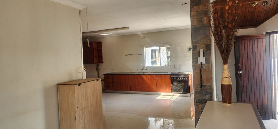 To Let 6 Bedroom Property for Rent in Clubview Gauteng