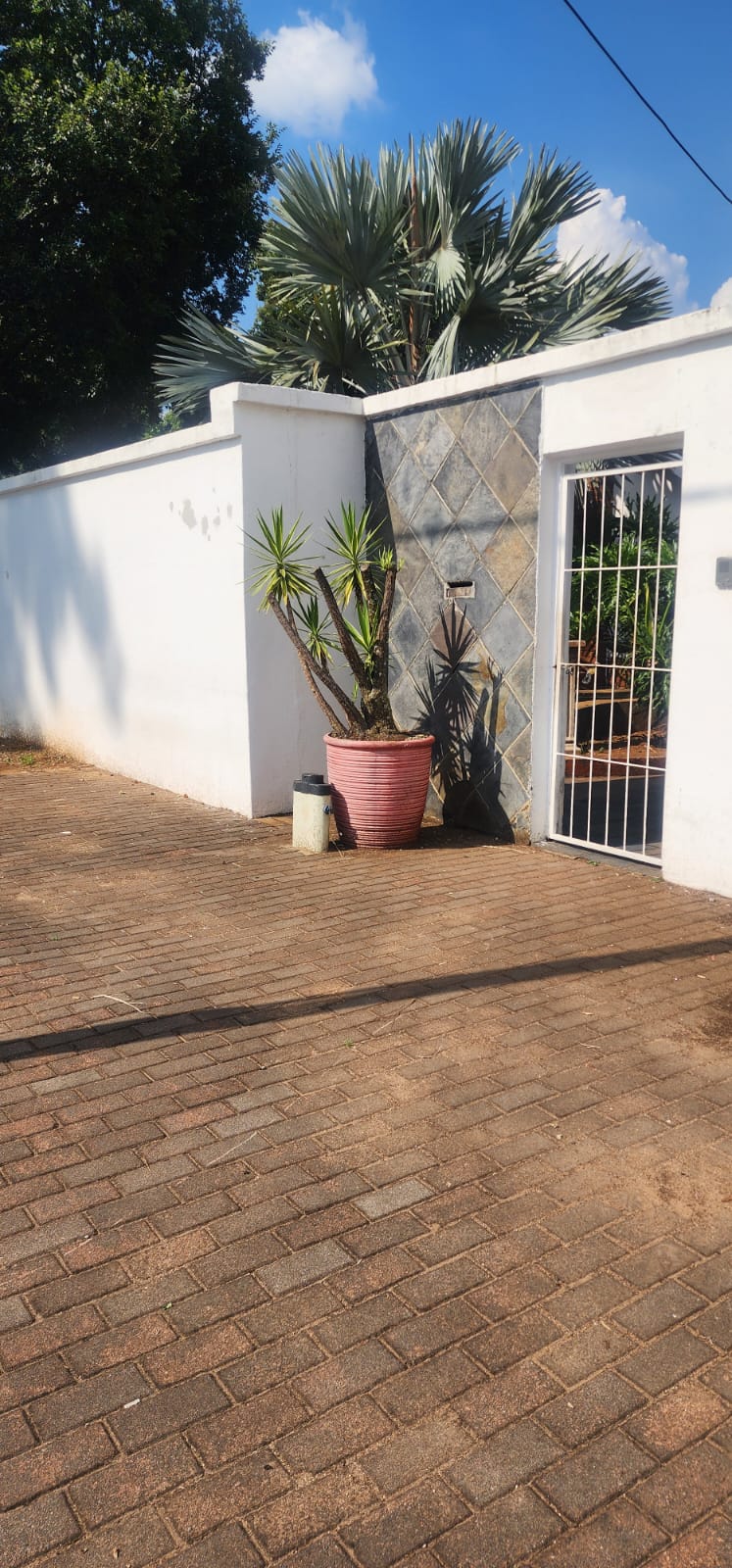 To Let 6 Bedroom Property for Rent in Clubview Gauteng
