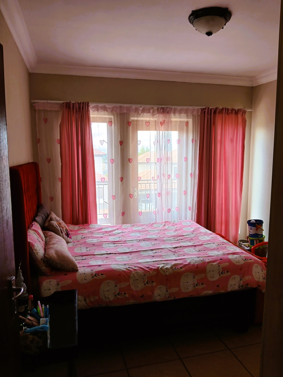 To Let 4 Bedroom Property for Rent in Thatchfield Close Gauteng