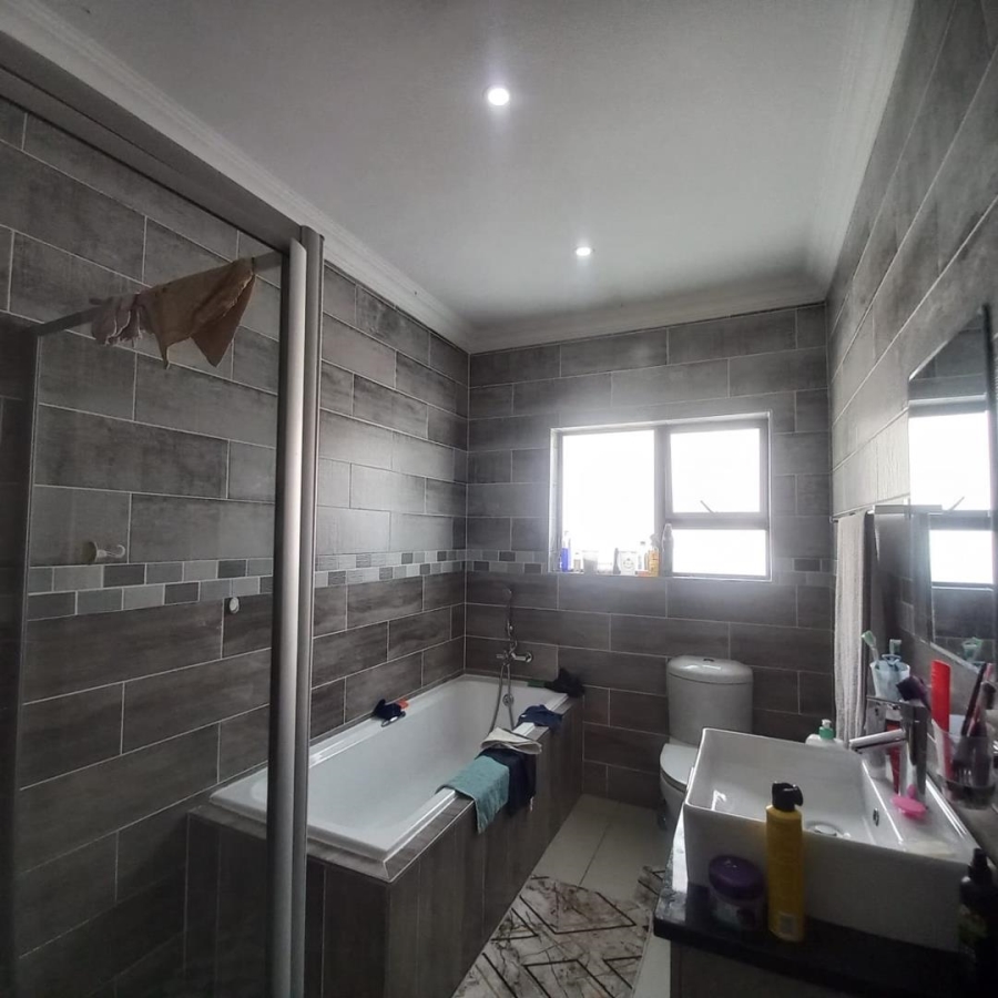 4 Bedroom Property for Sale in Derdepoort Gauteng